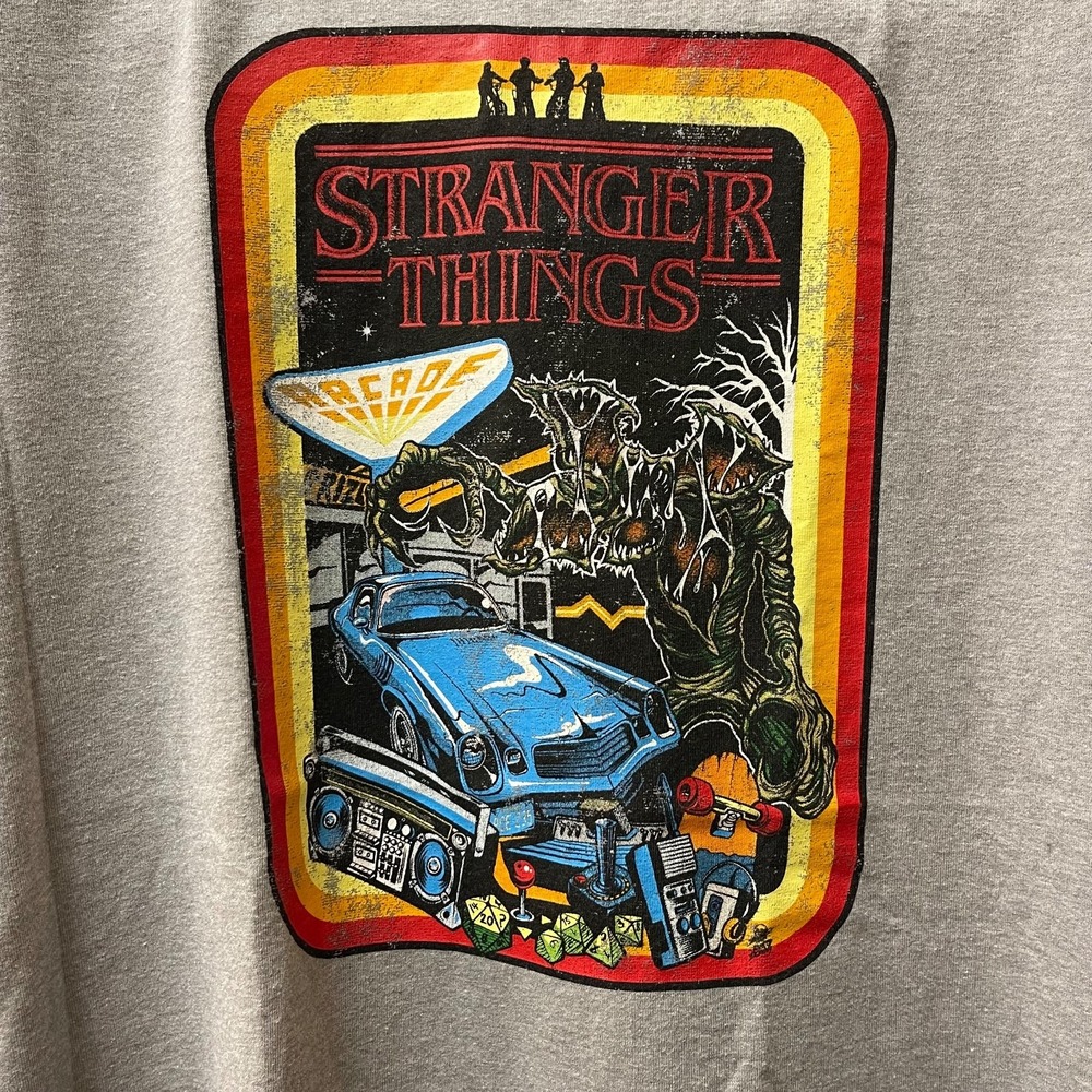 Mad Engine Stranger Things Kids Size L 11-13 1985 Retro‎ Tee Curved Hem NWOT